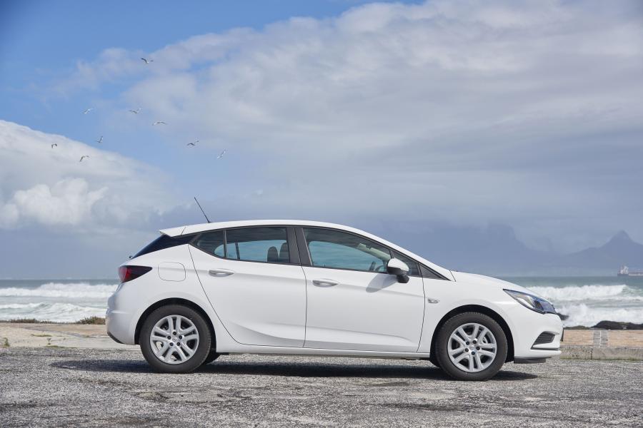  Opel Astra ecoFLEX 2016 года  (ZA) (фото 15 из 29)